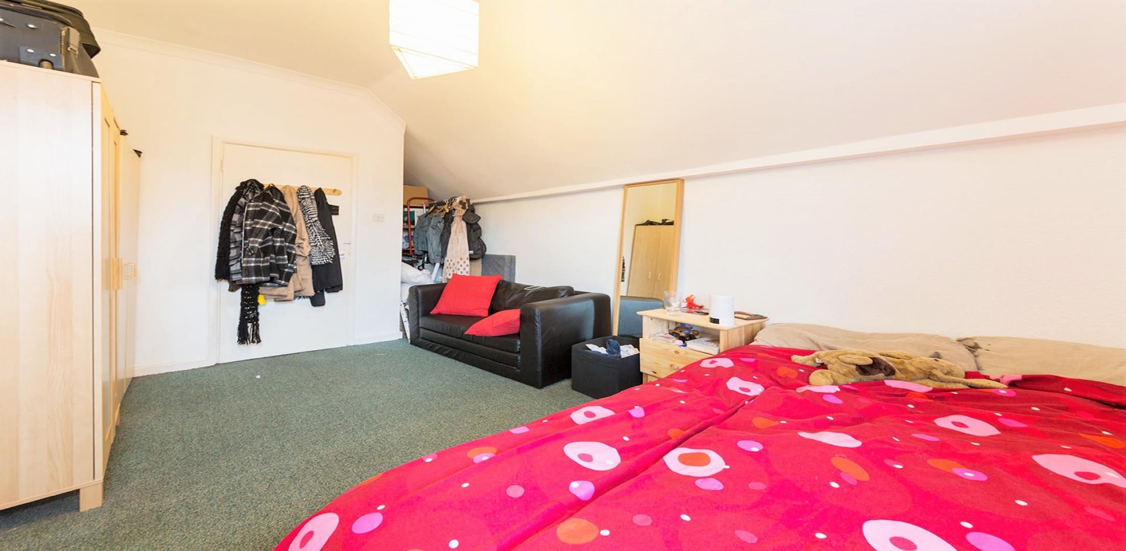 			LET, 1 Bedroom, 1 bath, 1 reception Flat			 Victoria Road, QUEENS PARK